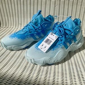 Adidas Trae Young 3 men’s sneakerskers, size 8. NWT